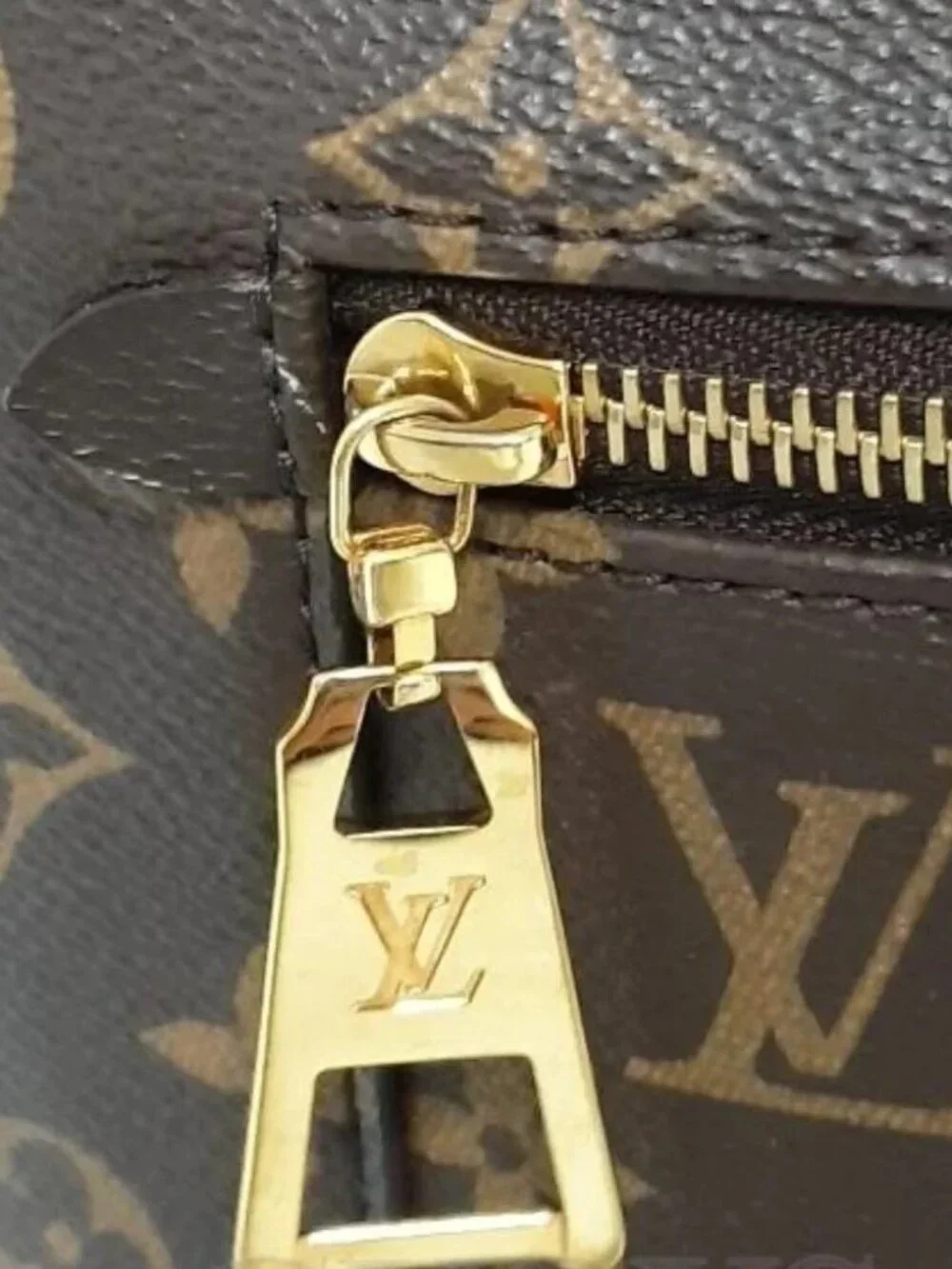 LOUIS VUITTON Monogram Melie Shoulder Bag